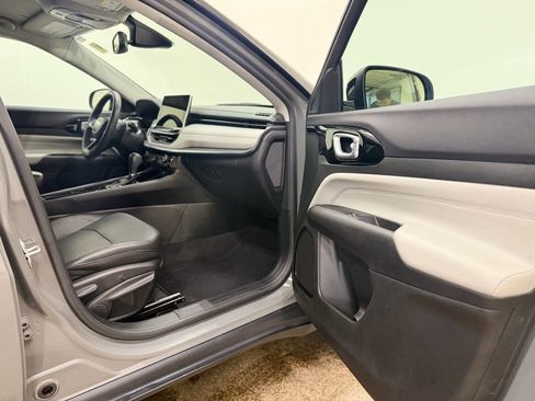 Used 2022 Jeep Compass Limited image 16