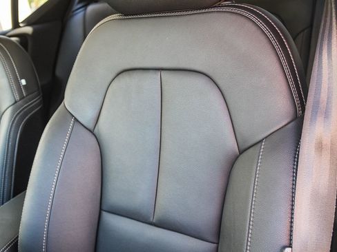 Used 2025 Volvo XC40 B5 Plus image 25