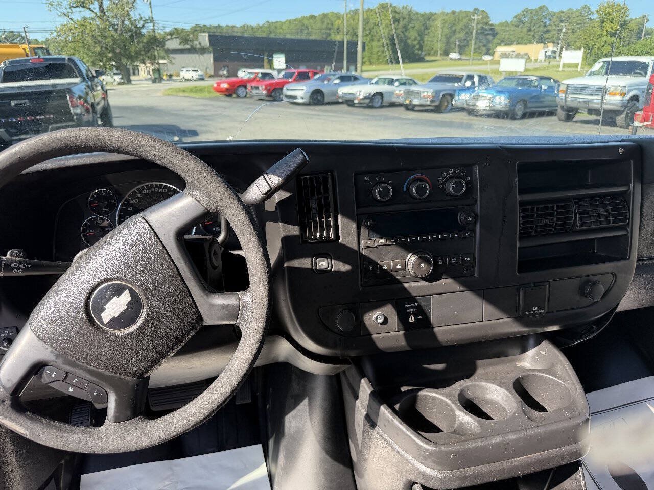 Used 2015 Chevrolet Express 2500 RWD image 15