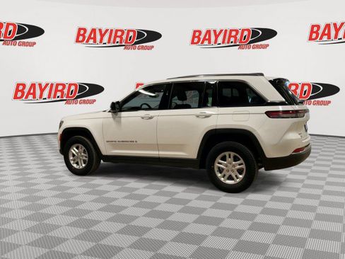 Used 2024 Jeep Grand Cherokee Laredo AWD/4WD image 6