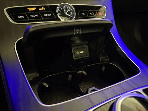 Used 2018 Mercedes-Benz E 300 4MATIC image 26