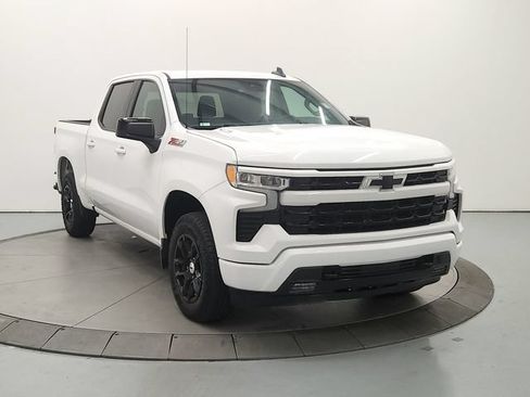 Used 2024 Chevrolet Silverado 1500 RST w/ Z71 Off-Road Package AWD/4WD image 3