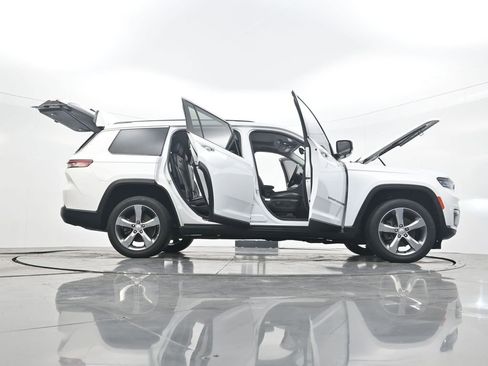 Used 2022 Jeep Grand Cherokee L Limited image 41