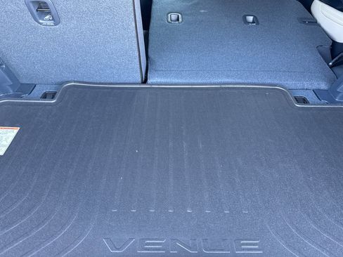 Used 2025 Hyundai Venue Limited image 15