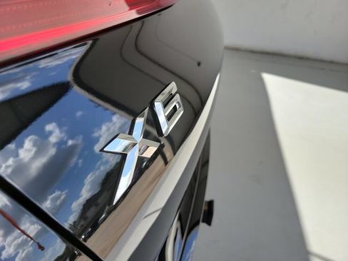 Used 2022 BMW X6 xDrive40i AWD/4WD image 9