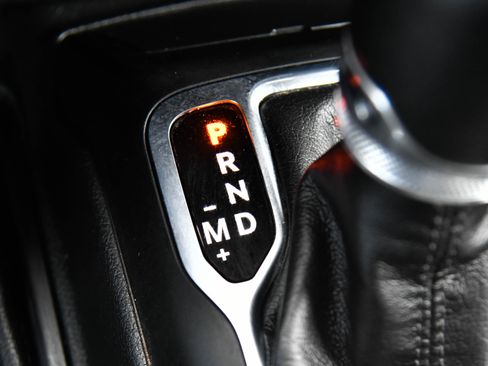 Used 2023 Jeep Wrangler Unlimited AWD/4WD image 25