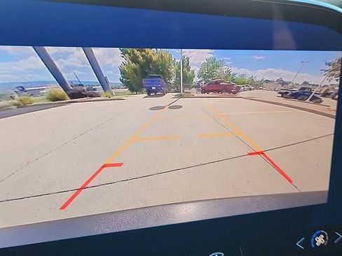 Used 2025 Chevrolet Equinox EV LT FWD image 19