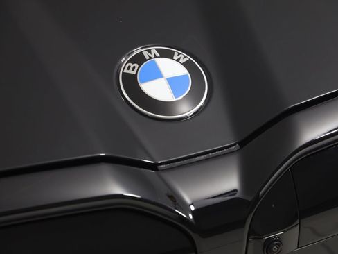 Used 2025 BMW M5 w/ Executive Package image 24