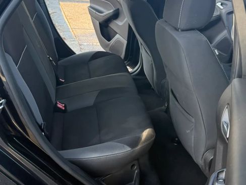 Used 2013 Ford Focus SE FWD image 14