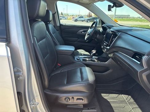 Used 2021 Chevrolet Traverse Premier w/ Redline Edition AWD/4WD image 23