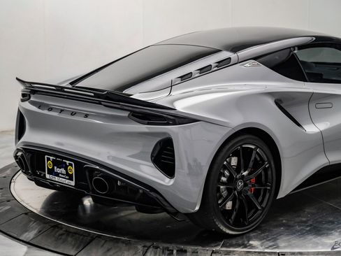 Used 2025 Lotus Emira RWD image 22
