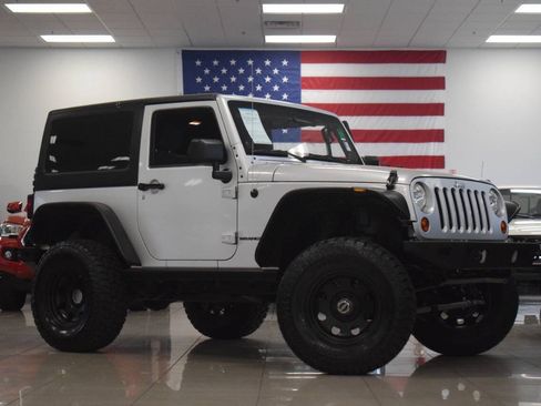 Used 2011 Jeep Wrangler Rubicon w/ Trailer Tow Group AWD/4WD image 2