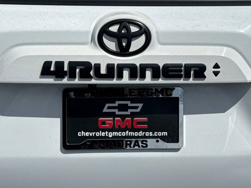 Used 2022 Toyota 4Runner SR5 Premium w/ Moonroof Package RWD image 50