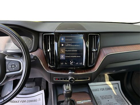 Used 2019 Volvo XC60 T6 Momentum w/ Protection Package Premier AWD/4WD image 17
