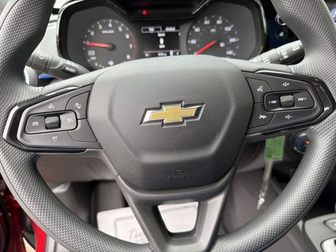 Used 2026 Chevrolet Trax LS w/ LS Convenience Package FWD image 17