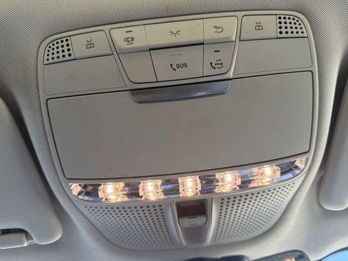 Used 2021 Mercedes-Benz GLC 300 image 36