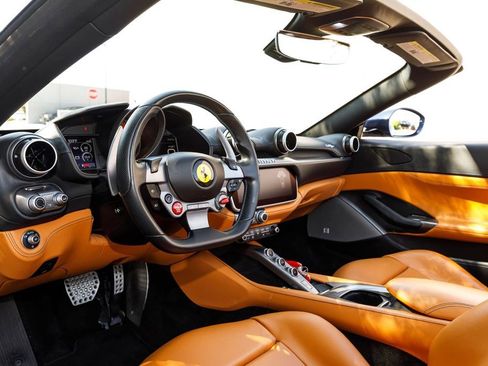 Used 2019 Ferrari Portofino image 9