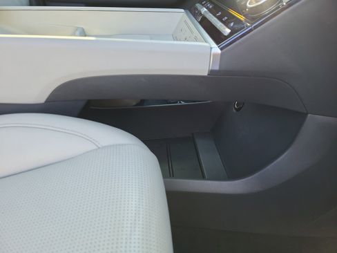 Used 2025 Hyundai Santa Fe Limited FWD image 19