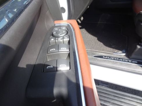 Used 2024 GMC Sierra 2500 Denali Ultimate AWD/4WD image 13