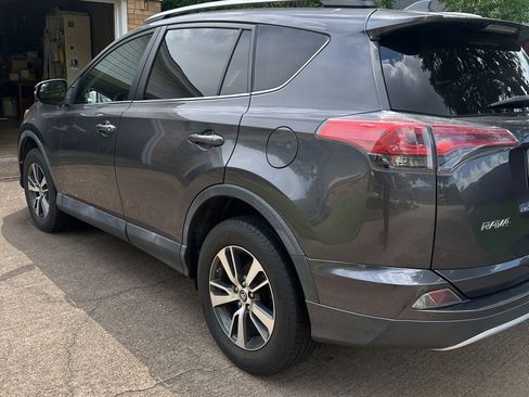 Used 2016 Toyota RAV4 XLE FWD image 4