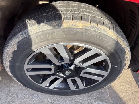 Used 2016 Toyota 4Runner Limited image 12