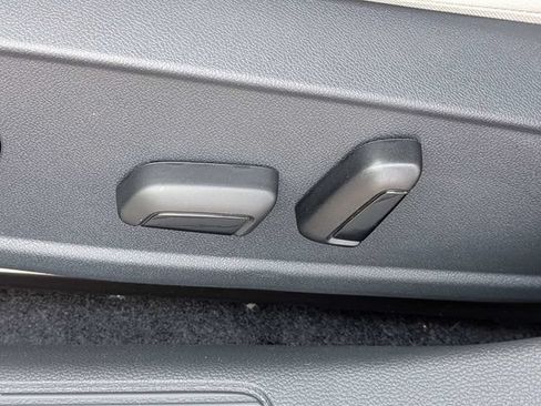 New 2026 Volkswagen Jetta SE FWD image 19