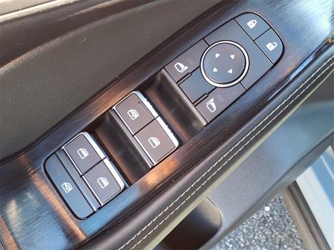 Certified 2023 Nissan Rogue SL w/ SL Premium Package image 16