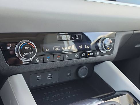 Used 2025 Mitsubishi Outlander SEL Black Edition AWD/4WD image 28