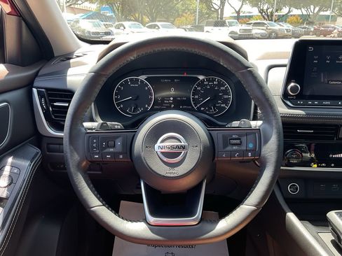 Used 2021 Nissan Rogue SV w/ Premium Package FWD image 33