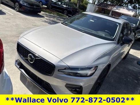 Used 2023 Volvo S60 B5 Plus FWD image 3