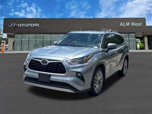 Used 2021 Toyota Highlander Platinum AWD/4WD image 1