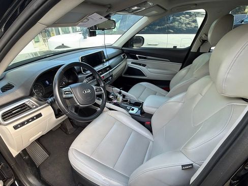 Used 2020 Kia Telluride S w/ S 8 Passenger Seating Package FWD image 6
