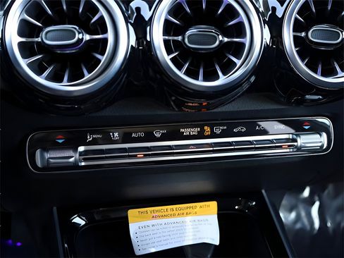 Certified 2025 Mercedes-Benz GLB 250 4MATIC image 25