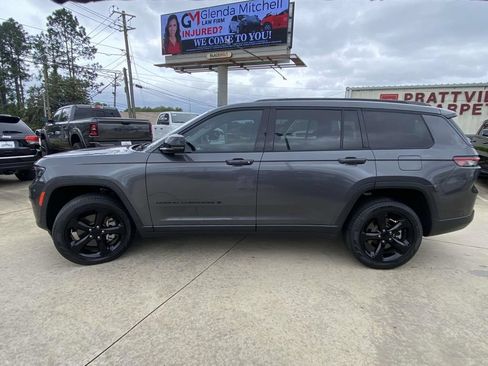 Used 2023 Jeep Grand Cherokee L Limited w/ Black Appearance Package RWD image 39