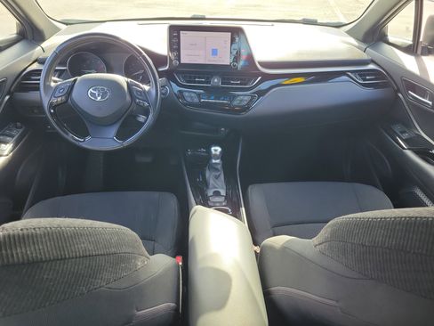 Used 2019 Toyota C-HR XLE FWD image 15