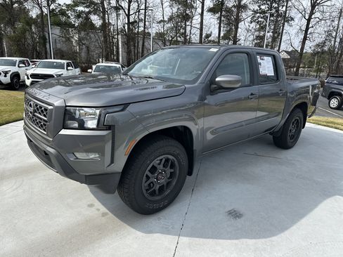 Used 2023 Nissan Frontier SV w/ SV Convenience Package image 5