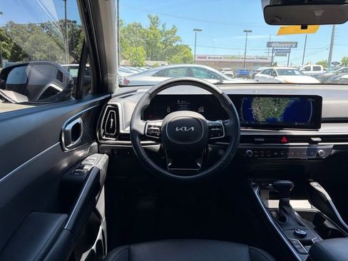 Certified 2025 Kia Sorento S FWD image 4