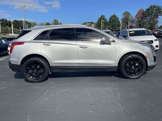 Used 2017 Cadillac XT5 Luxury w/ Driver Awareness Package FWD image 8