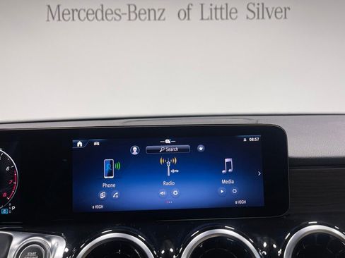 Used 2026 Mercedes-Benz GLB 250 4MATIC image 33