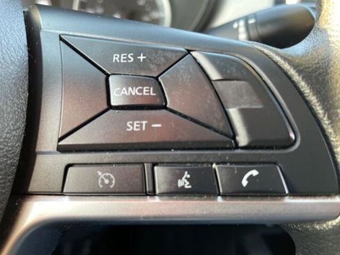 Used 2022 Nissan Versa SV image 17