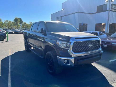 Used 2020 Toyota Tundra SR5 w/ SR5 Upgrade Package image 2