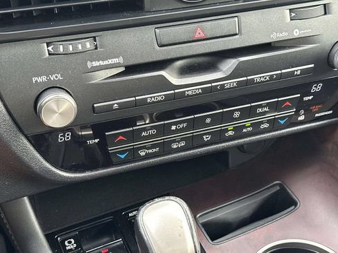 Used 2020 Lexus RX 450h AWD w/ Premium Package image 35