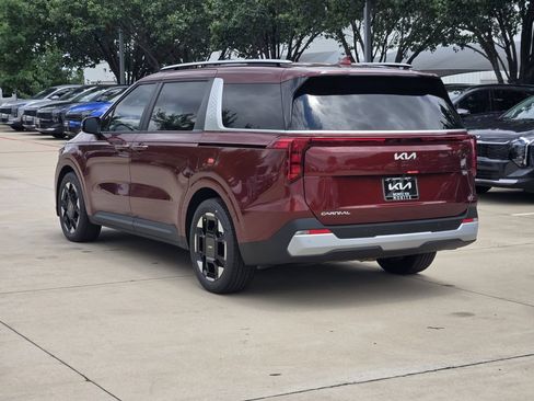 New 2026 Kia Carnival EX FWD image 3