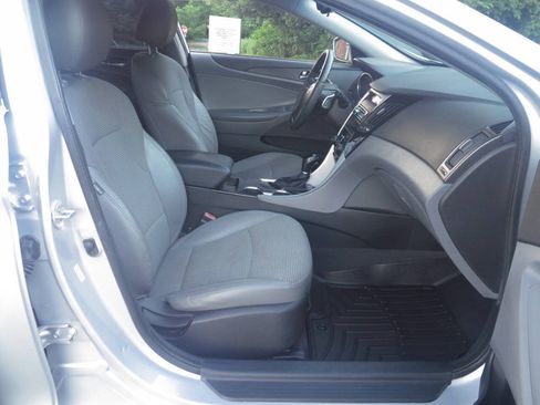 Used 2012 Hyundai Sonata SE FWD image 15