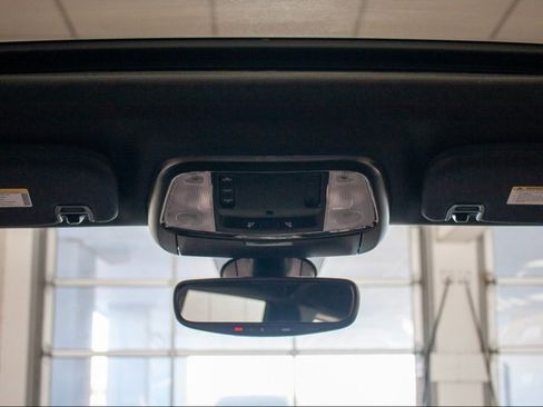 Used 2021 Jeep Grand Cherokee Laredo image 19