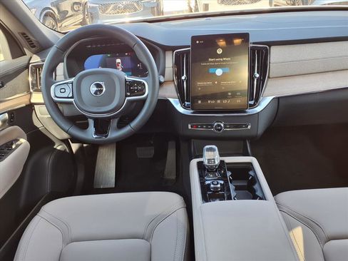New 2026 Volvo XC90 B5 Plus w/ Protection Package Premier image 11