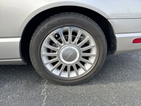 Used 2004 Ford Thunderbird image 24
