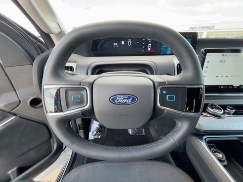 Used 2025 Ford Expedition Max Active image 17