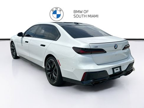 Certified 2024 BMW 760i xDrive w/ Premium Package 2 AWD/4WD image 5