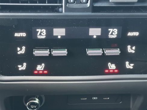 Certified 2024 Porsche Cayenne Coupe image 17